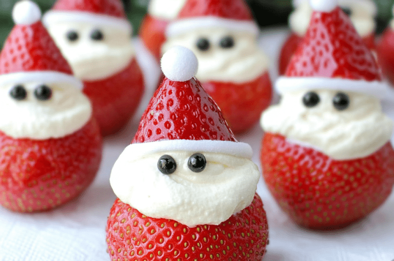 Adorable Strawberry Santas: A Quick & Festive Christmas Treat