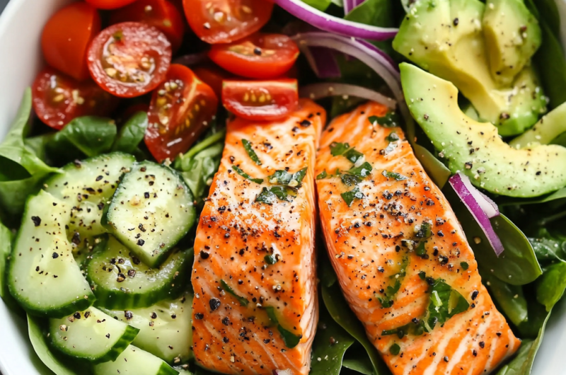 Salmon Avocado Salad: A Nutritious, Flavor-Packed Delight